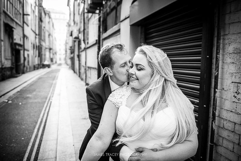 wedding couple in back alleyway