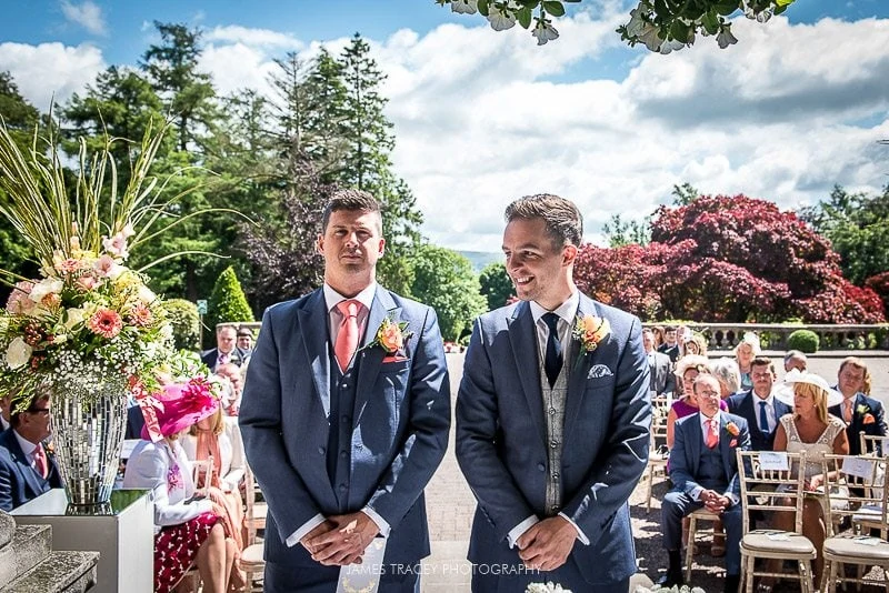 groom waiting for bride