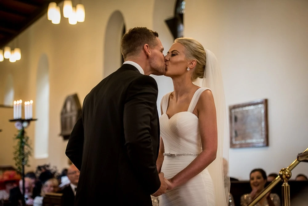 first kiss at wedding