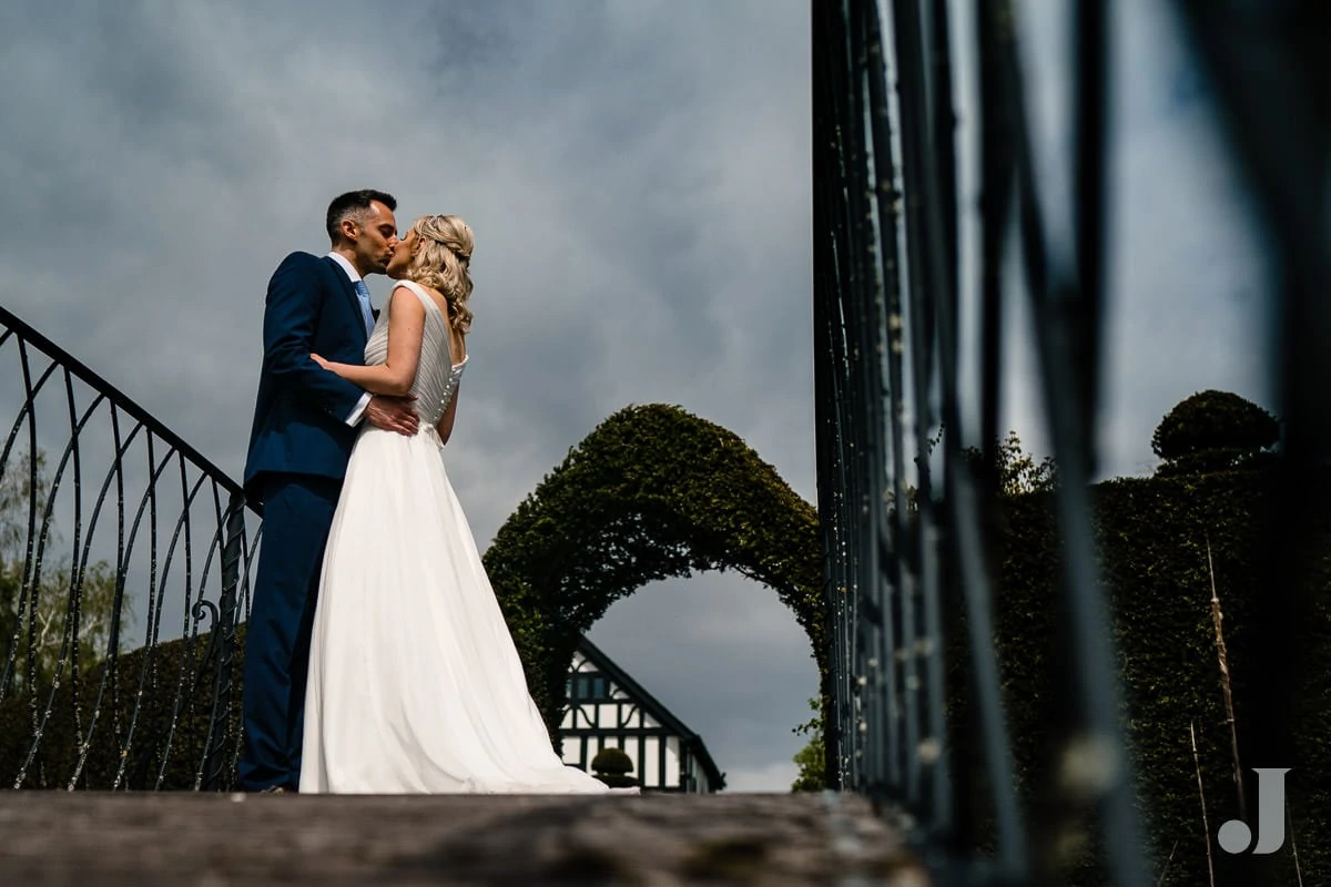 kiss at the holford estate