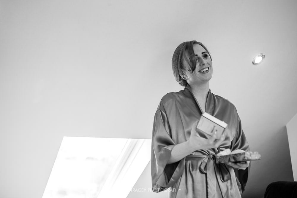 bride reading a card