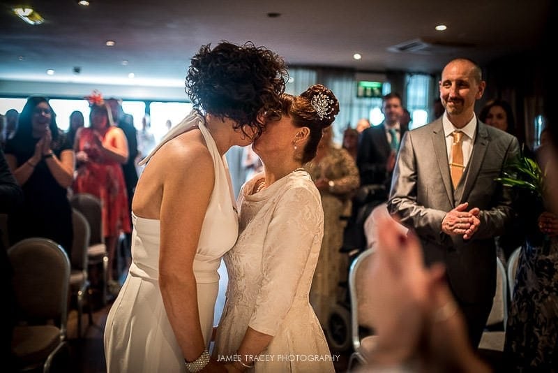 first kiss at a wedding at great john street hotel