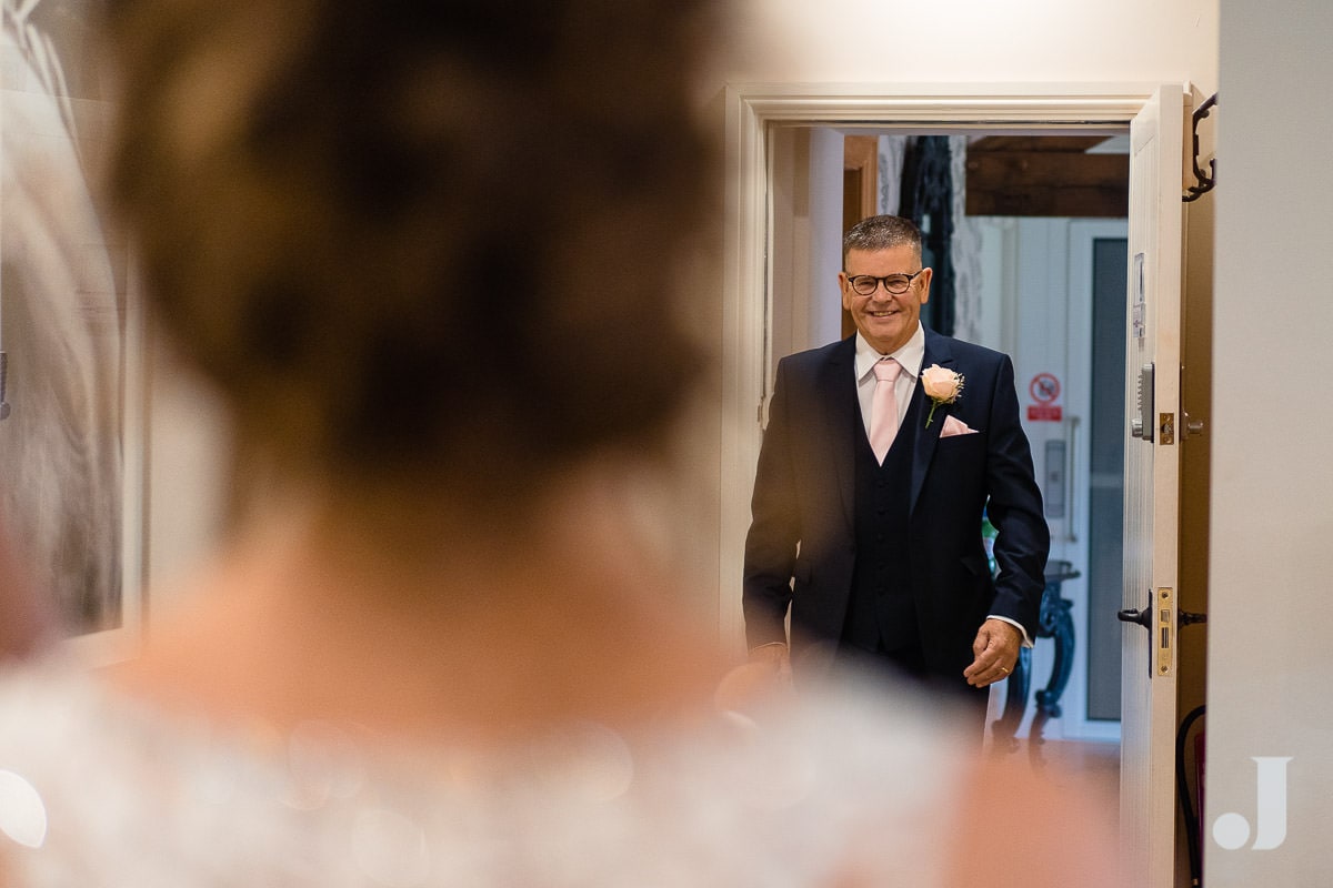 father of the bride seeing daughter