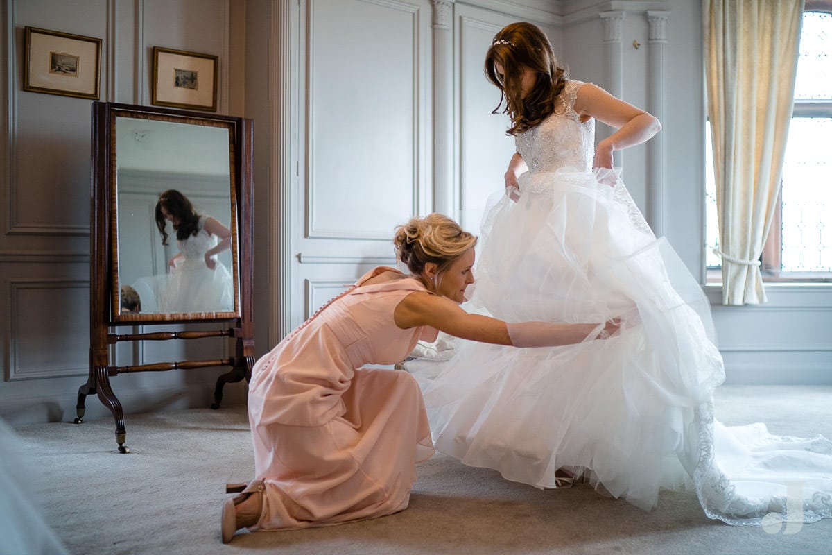 bride getting ready at Thornton Manor