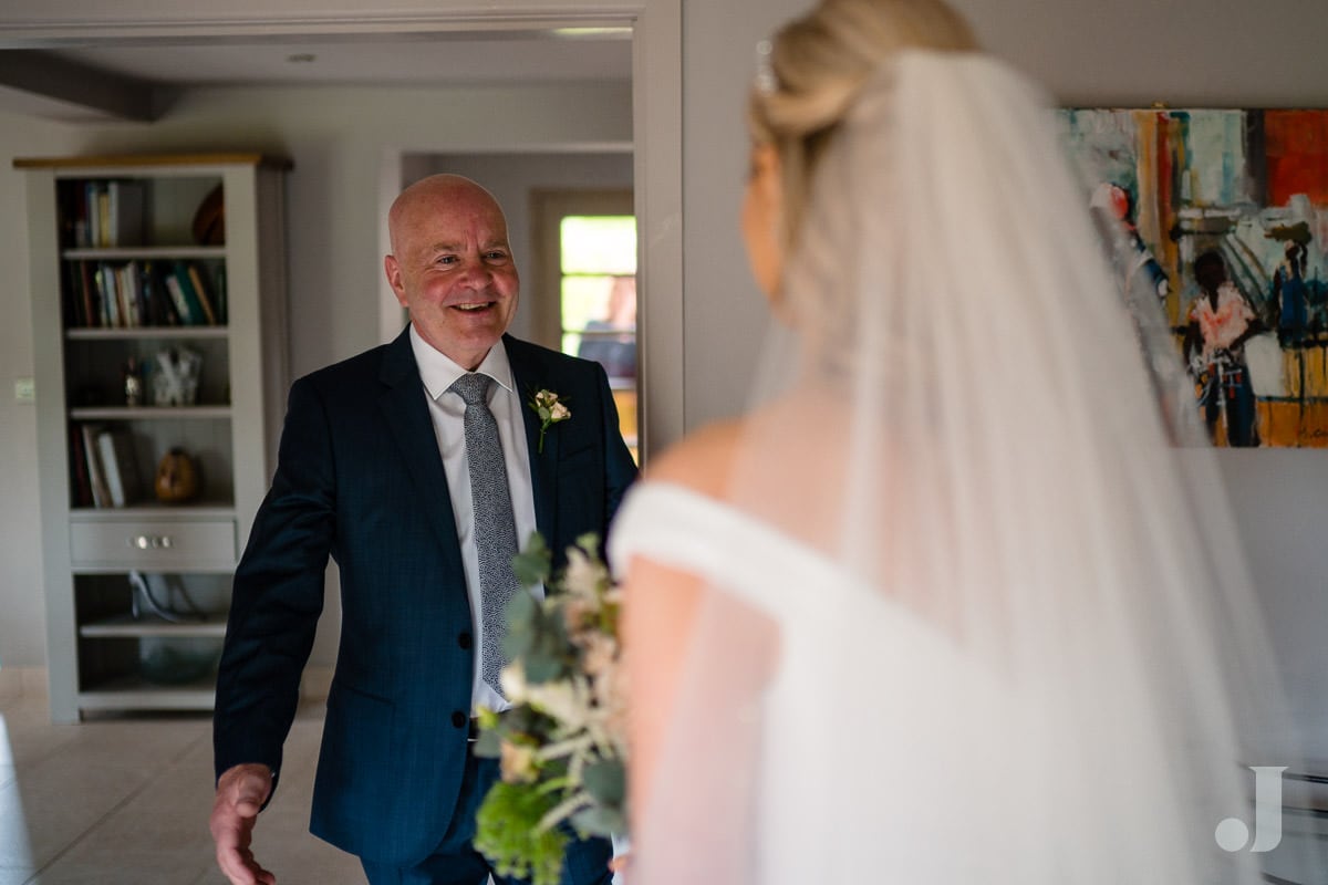 father of the bride seeing bride